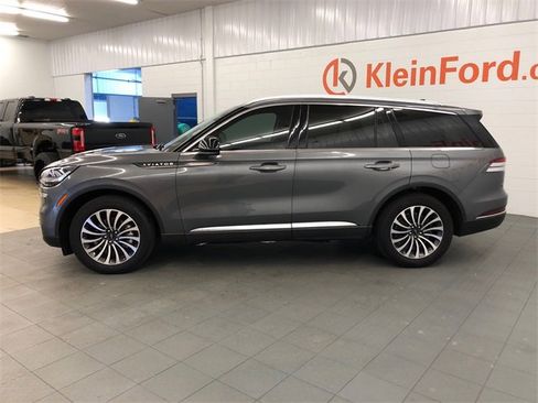 Used 2023 Lincoln Aviator AWD w/ Premium Package image 4