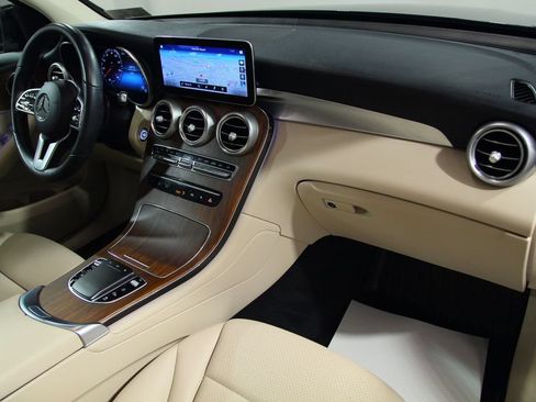 Certified 2022 Mercedes-Benz GLC 300 4MATIC image 22