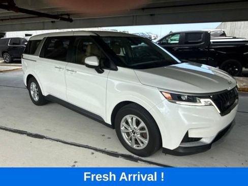 Used 2024 Kia Carnival LX FWD image 14