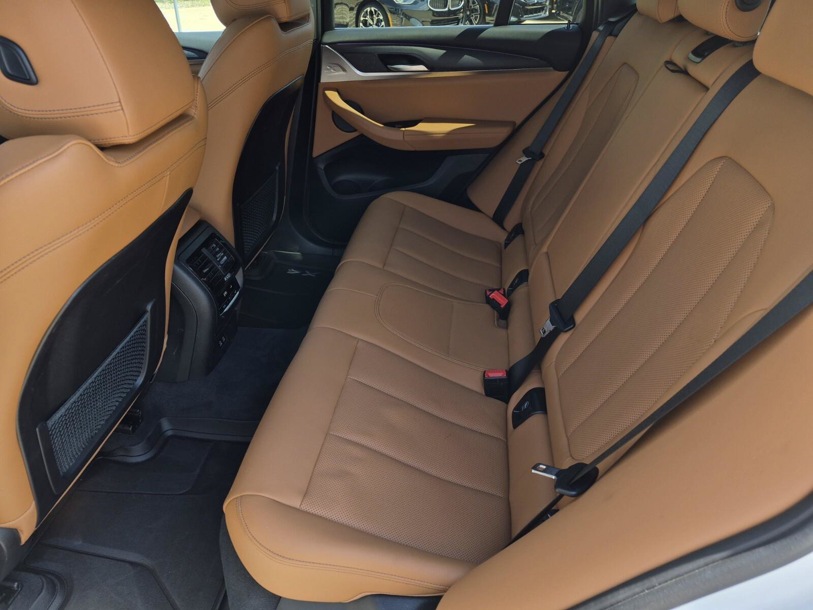 Certified 2024 BMW X4 xDrive30i w/ Premium Package AWD/4WD image 17