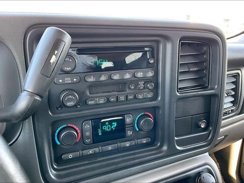 Used 2004 GMC Yukon XL SLT w/ Preferred Equipment Group image 24