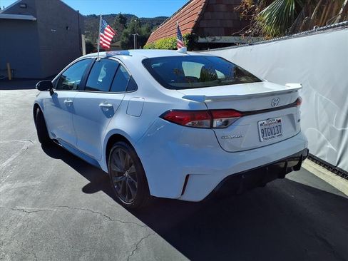 Certified 2025 Toyota Corolla SE image 6