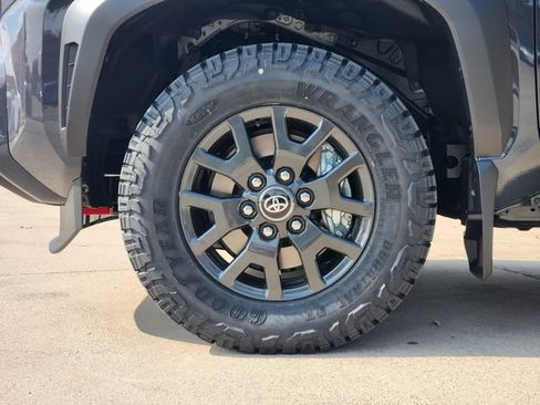 New 2026 Toyota 4Runner SR5 AWD/4WD image 11