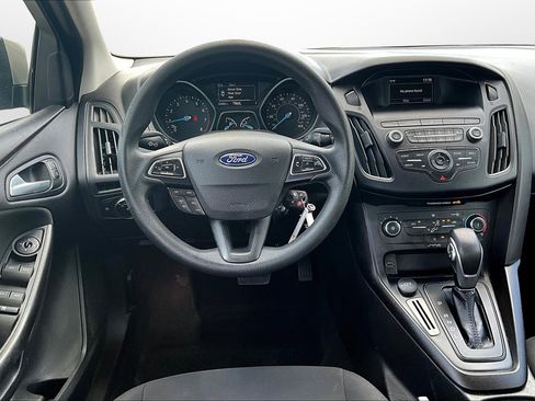 Used 2018 Ford Focus SE image 5