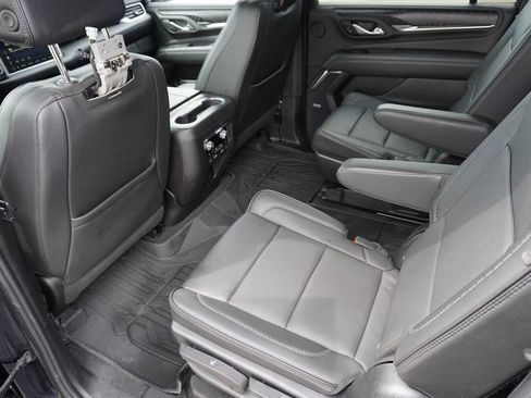 Used 2023 GMC Yukon XL Denali AWD/4WD image 29