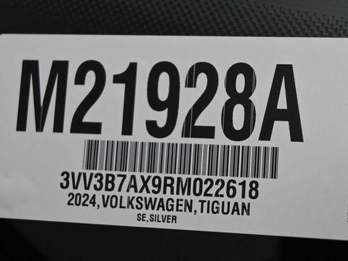 Used 2024 Volkswagen Tiguan SE FWD image 26