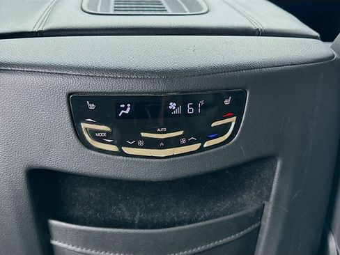 Used 2020 Cadillac Escalade Luxury image 17