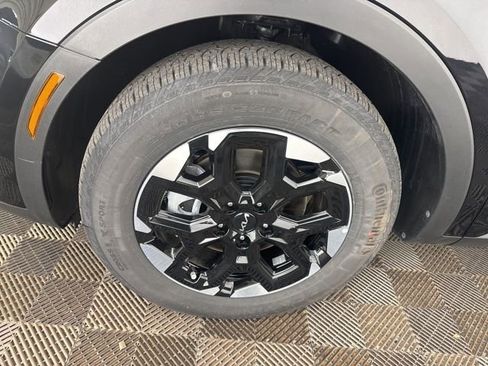 Certified 2025 Kia Sorento S w/ Panoramic Sunroof Package image 31