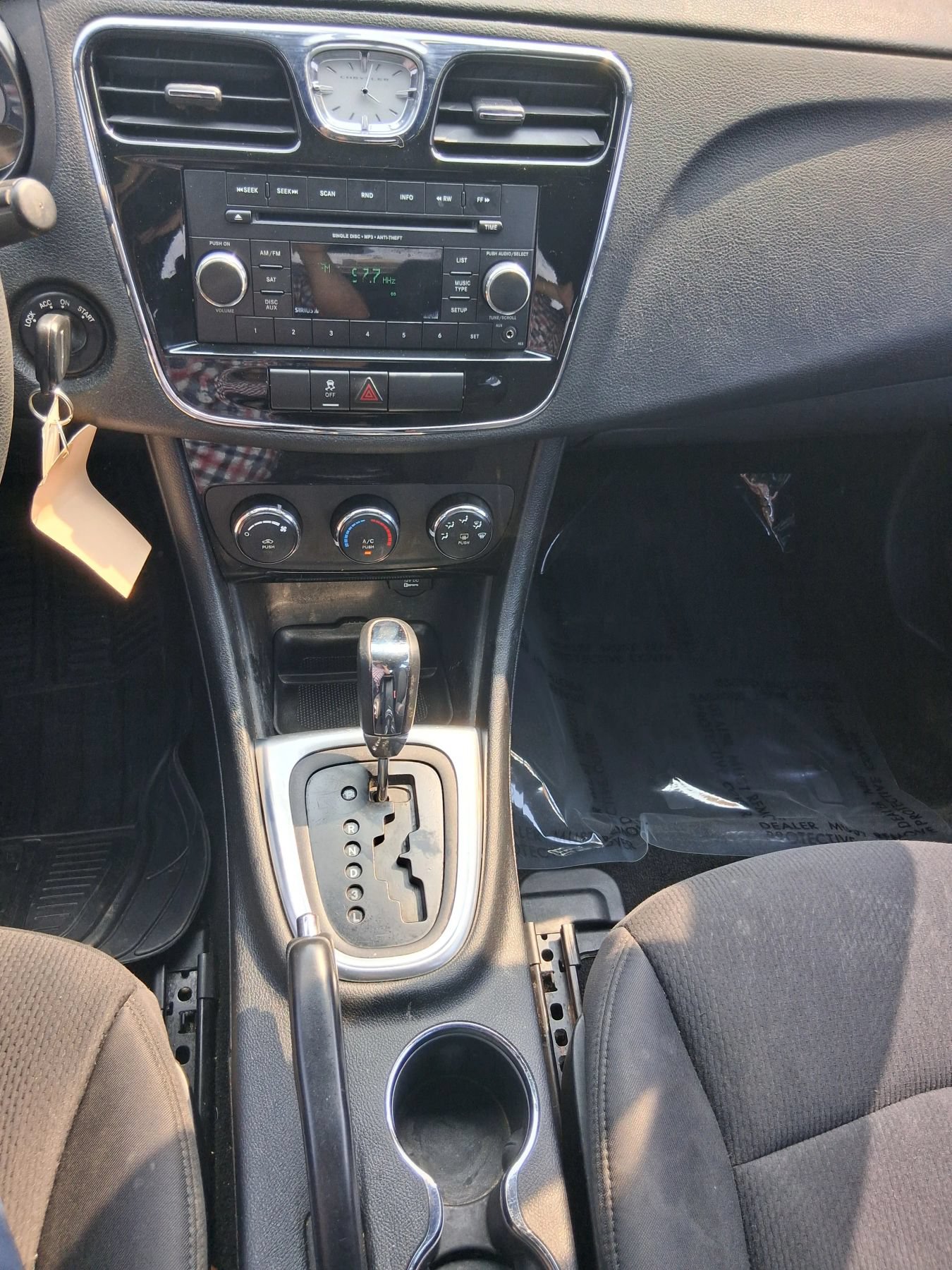 Used 2014 Chrysler 200 LX FWD image 15