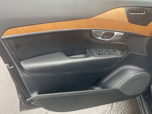 Used 2023 Volvo XC90 B6 Plus w/ Protection Package Premier image 9