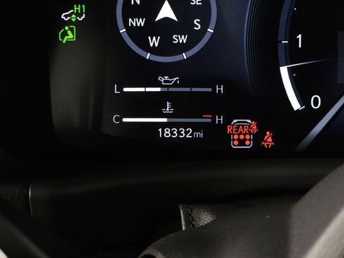 Used 2025 Lexus LX 600 4WD w/ Accessory Package (2T) image 23
