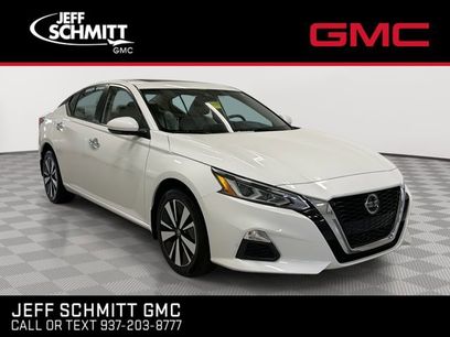 Used 2022 Nissan Altima 2.5 SV w/ SV Premium Package