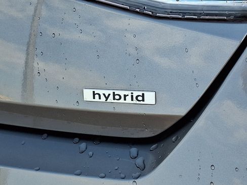 Used 2024 Hyundai Elantra Limited FWD image 32
