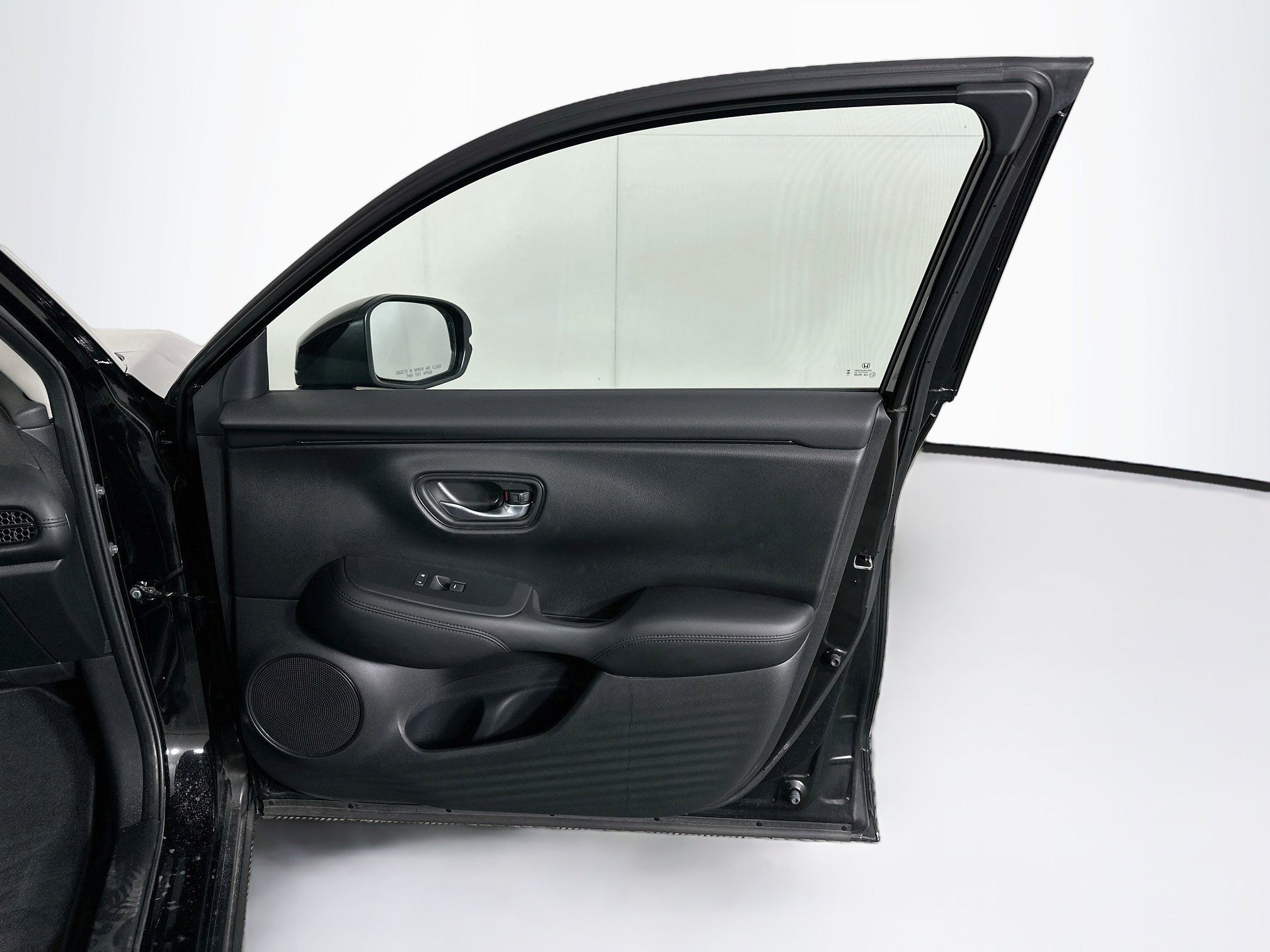 Used 2025 Honda HR-V LX image 29