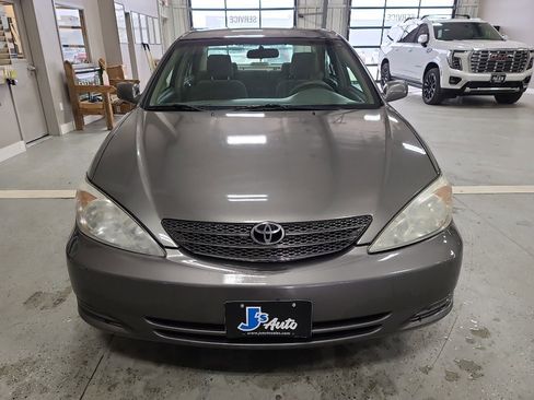 Used 2002 Toyota Camry LE image 3