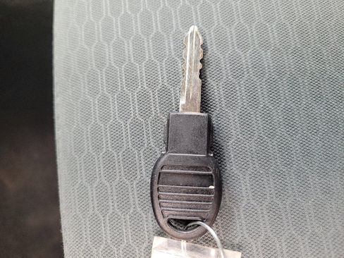 Used 2015 RAM 1500 Express RWD image 32