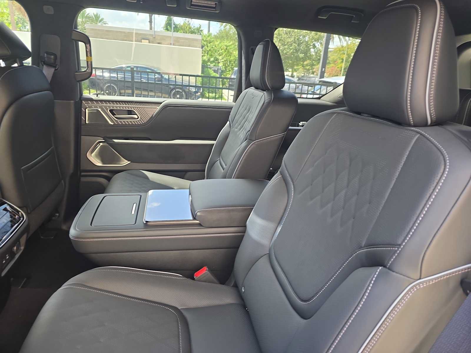 New 2027 INFINITI QX80 Autograph w/ Premium Cargo Package AWD/4WD image 12