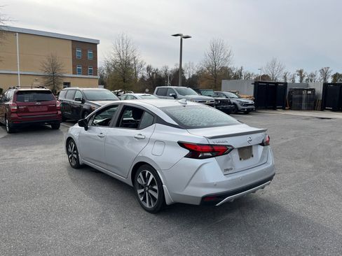 Used 2020 Nissan Versa SR image 7