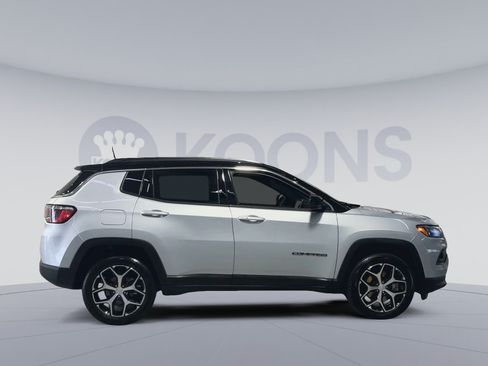 Used 2024 Jeep Compass Limited w/ Sun and Sound Group AWD/4WD image 12