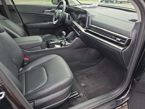 Used 2025 Kia Sportage EX w/ Premium Package FWD image 35