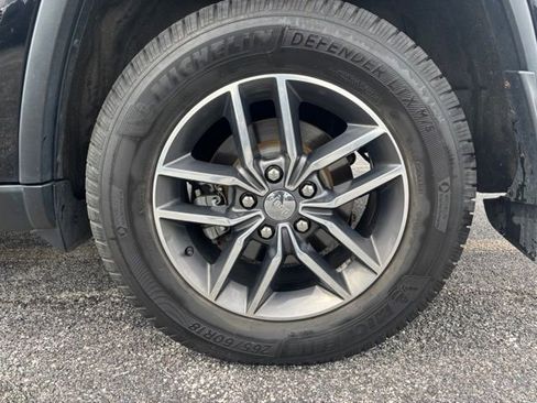 Used 2017 Jeep Grand Cherokee Limited w/ Trailer Tow Group IV AWD/4WD image 6