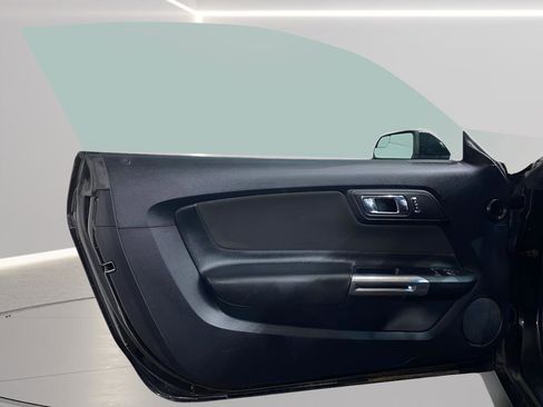 Used 2015 Ford Mustang GT image 9