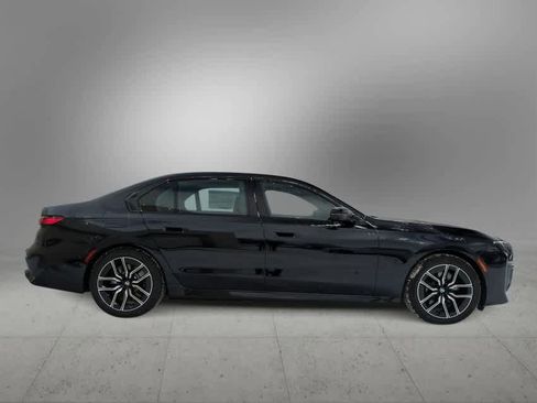 New 2025 BMW 760i xDrive w/ Executive Package image 9