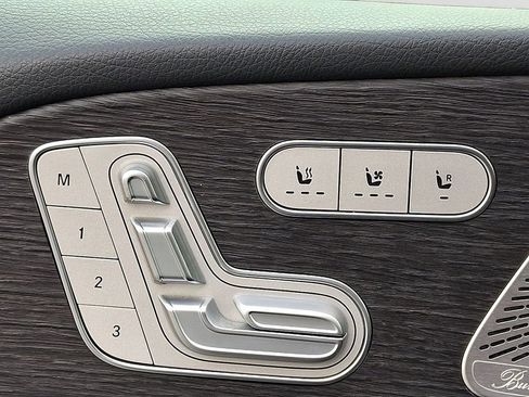 Used 2022 Mercedes-Benz GLS 450 4MATIC image 24