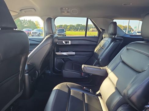 Used 2023 Ford Explorer XLT w/ Equipment Group 202A image 32