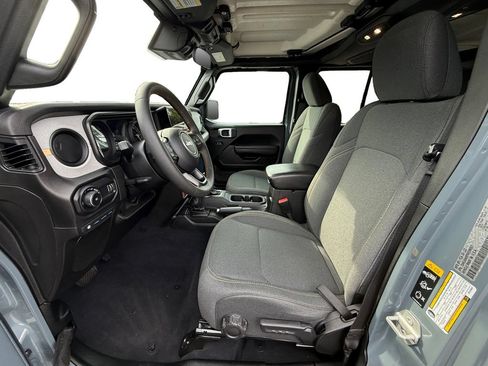 Used 2024 Jeep Wrangler Unlimited AWD/4WD image 9