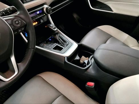 Used 2019 Toyota RAV4 XLE Premium w/ Cold Weather Package image 19