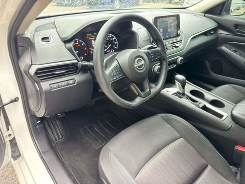 Used 2025 Nissan Altima 2.5 S FWD image 18
