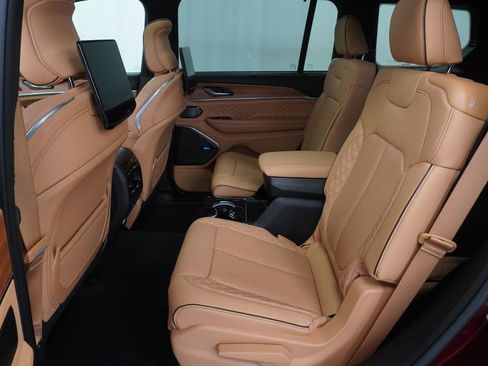 Certified 2025 Jeep Grand Cherokee L Summit AWD/4WD image 20