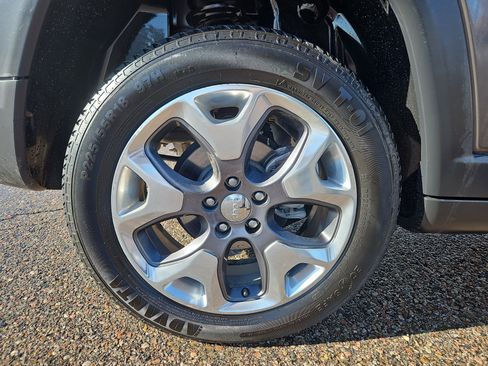 Used 2021 Jeep Compass Limited image 24