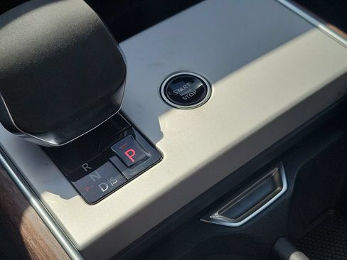 Used 2025 Land Rover Range Rover Autobiography AWD/4WD image 24