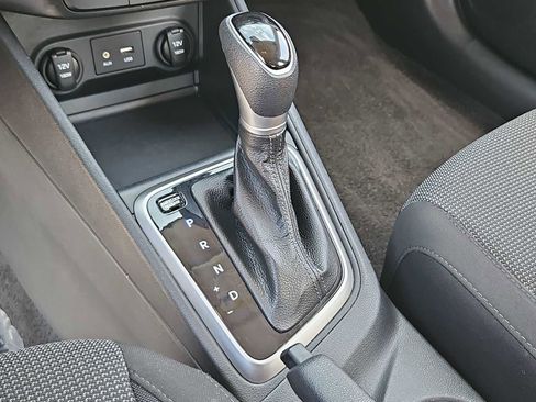 Used 2020 Hyundai Accent SE FWD image 30