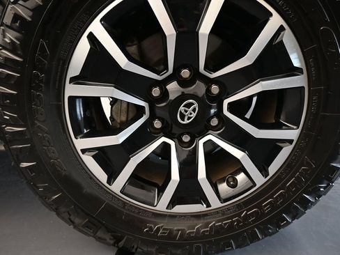 Used 2023 Toyota Tacoma 2WD Double Cab image 43