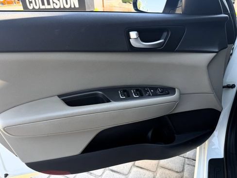 Used 2016 Kia Optima LX FWD image 16