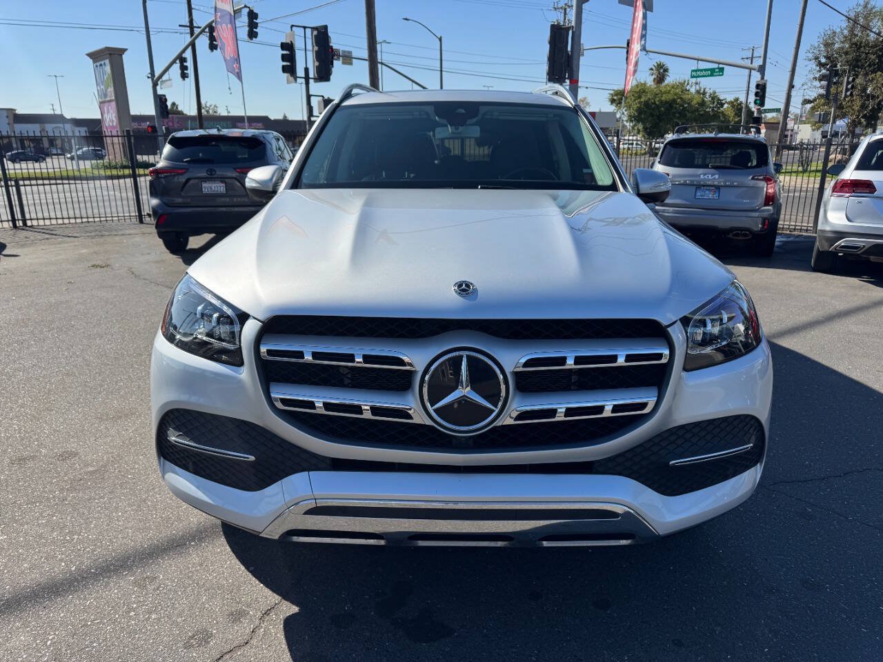 Used 2020 Mercedes-Benz GLS 450 4MATIC image 4