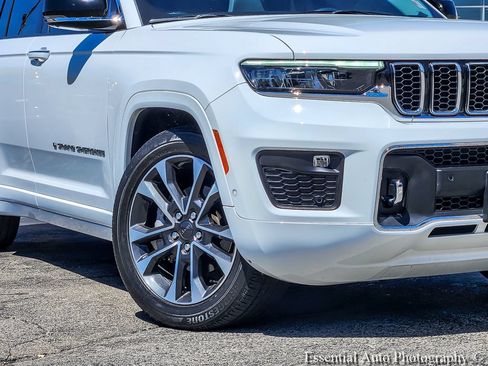 Used 2023 Jeep Grand Cherokee Overland w/ Adv Protech Group III AWD/4WD image 3