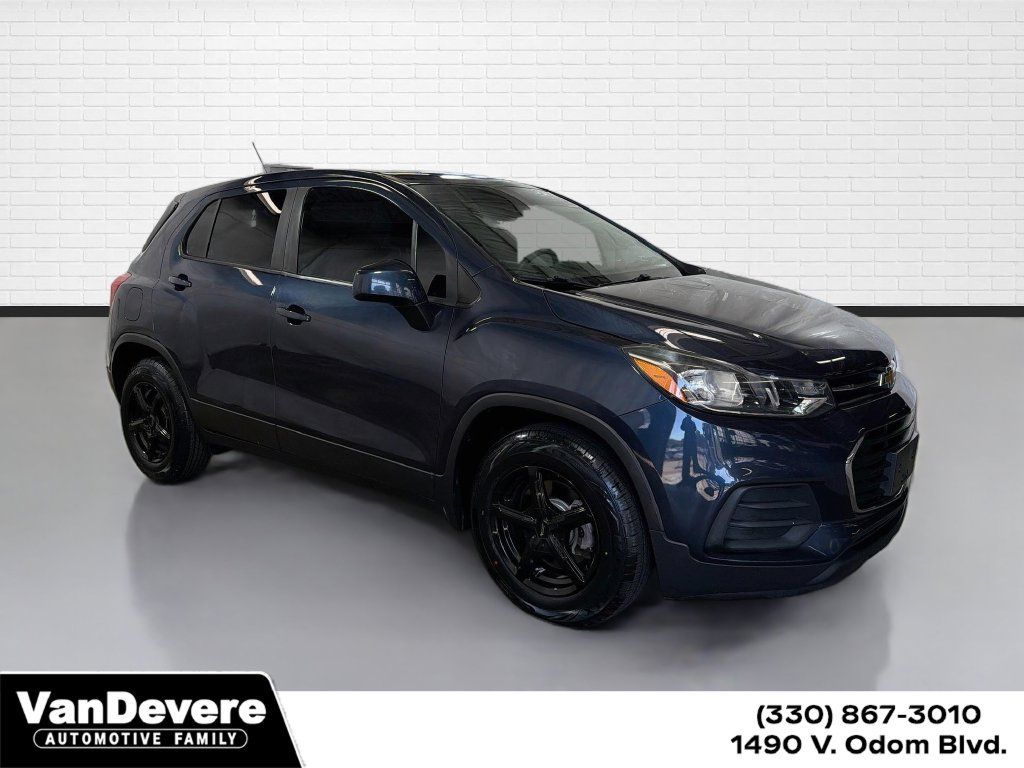 Used 2018 Chevrolet Trax LS FWD image 1