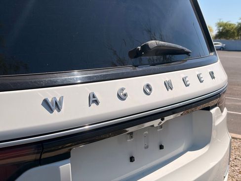 Used 2022 Jeep Wagoneer Series II w/ Convenience Group I RWD image 6