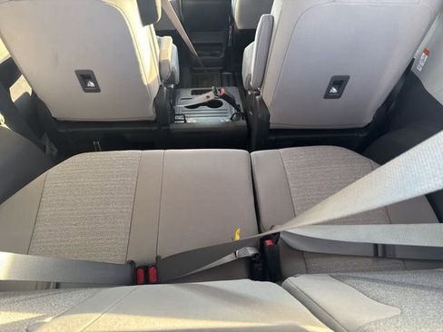 Used 2022 Toyota Sienna LE image 12