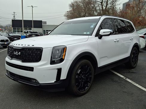 Certified 2022 Kia Telluride SX w/ Nightfall Edition Package image 2