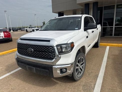 Used 2019 Toyota Tundra SR5 w/ SR5 Upgrade Package AWD/4WD image 3