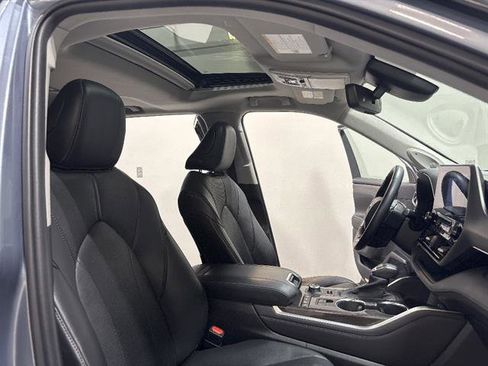 Used 2021 Toyota Highlander Limited image 21