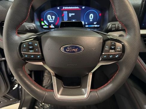 Used 2025 Ford Explorer ST-Line RWD image 13