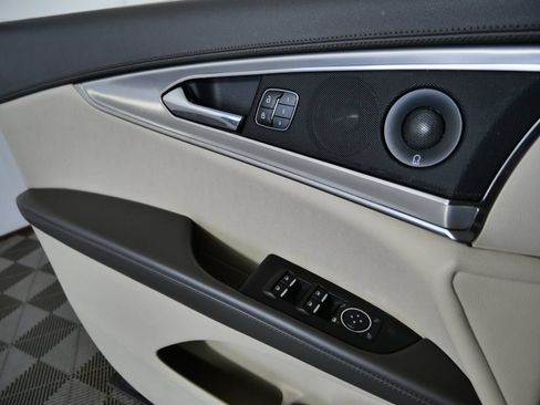 Used 2019 Lincoln Nautilus Reserve AWD/4WD image 25