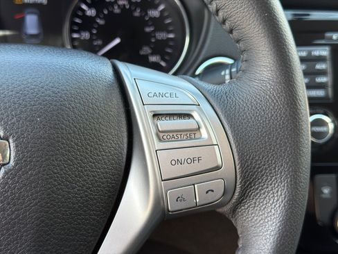 Used 2016 Nissan Rogue SL w/ SL Premium Package FWD image 25