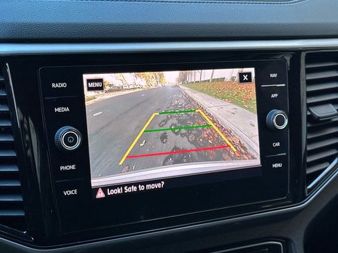 Used 2020 Volkswagen Atlas Cross Sport SEL image 16